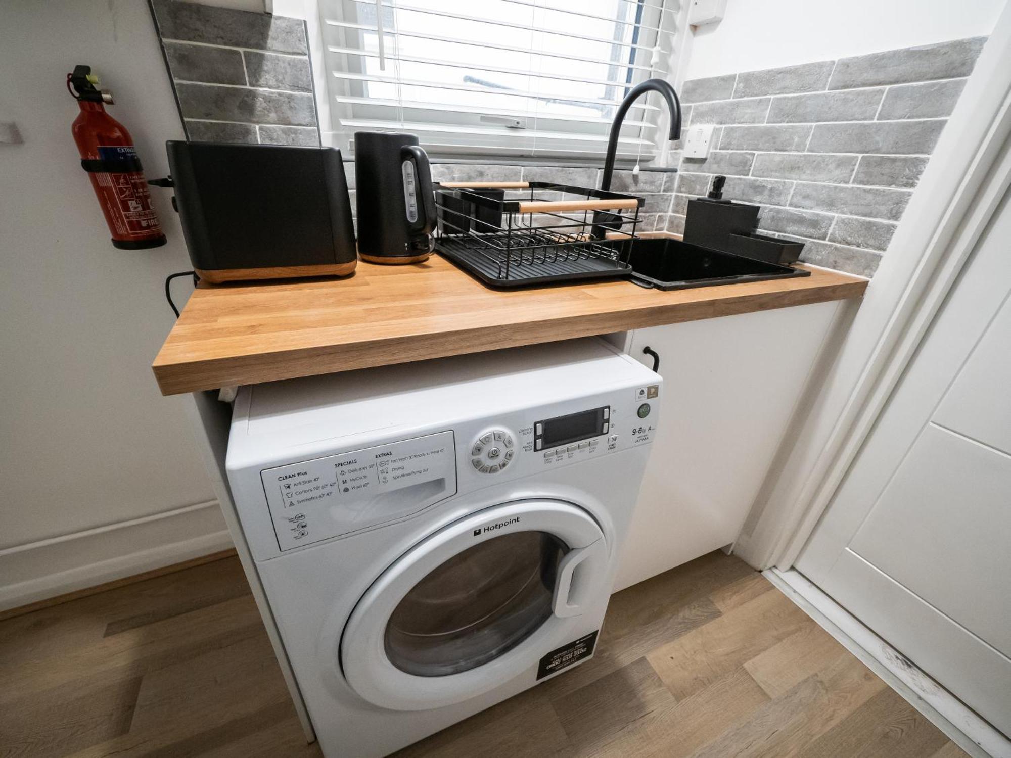 Seaside Retreat: Luxury 1-Bed, Free Parking Apartment Portsmouth Exterior foto